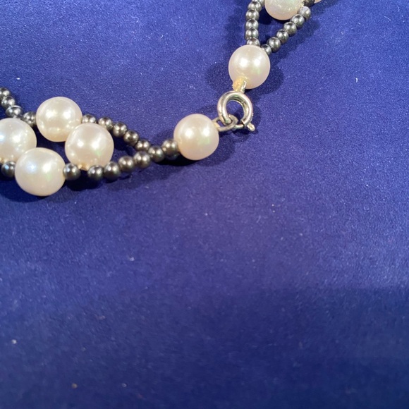 Vintage Faux White & Black Pearl Choker Necklace - Picture 3 of 4